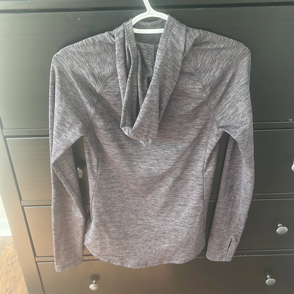 Running pullover - Picture 2 of 4